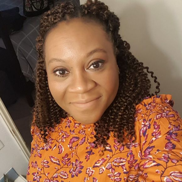 Meet your Posher, Deidre - Picture 1 of 1
